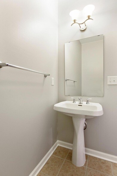 Foto del edificio - 737 Victoria Street S