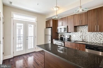 Building Photo - 2012 W Girard Ave