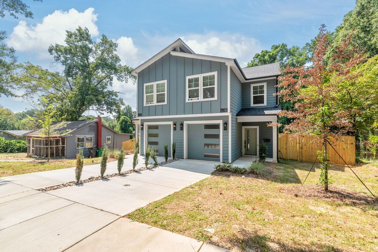 Primary Photo - Bright & Modern New Construction Townhome