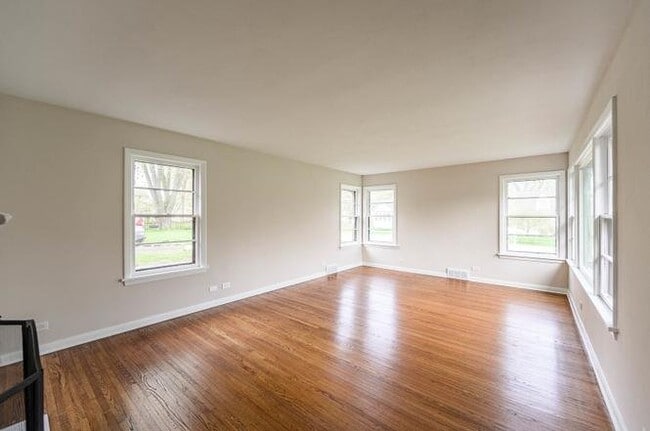 Building Photo - 1165 Hill Ave