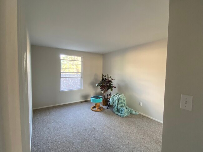 Building Photo - 7168 E Bentley Cir