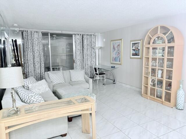 Building Photo - 2671 S Course Dr