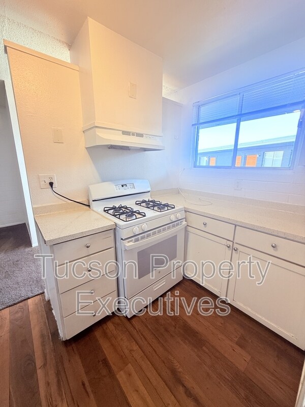 Foto del edificio - 5770 E 10th St