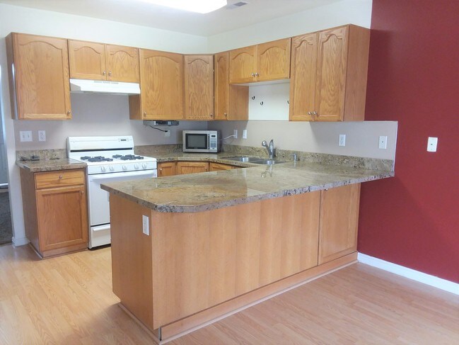 Building Photo - 1639 Talon Dr