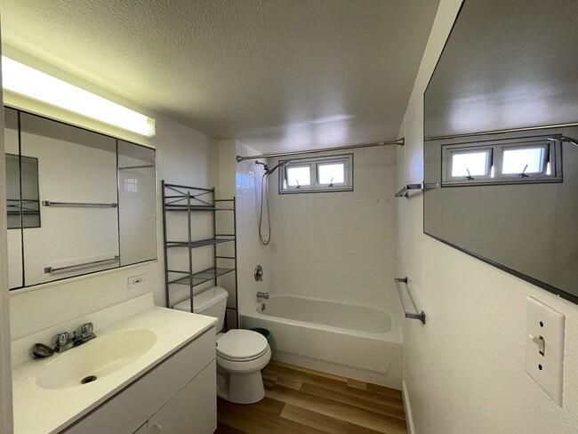 Foto del edificio - 1448 Young St