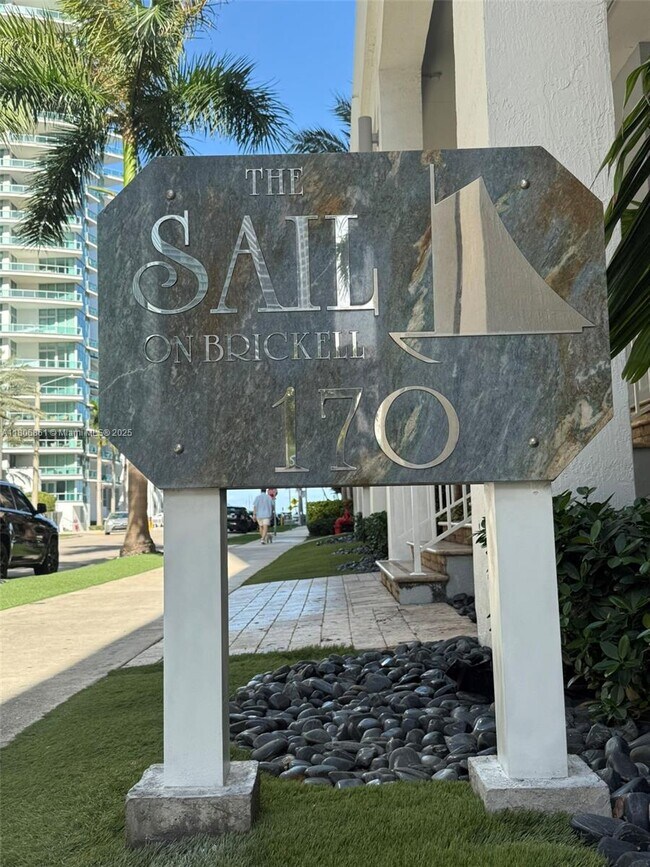 Foto del edificio - 170 SE 14th St