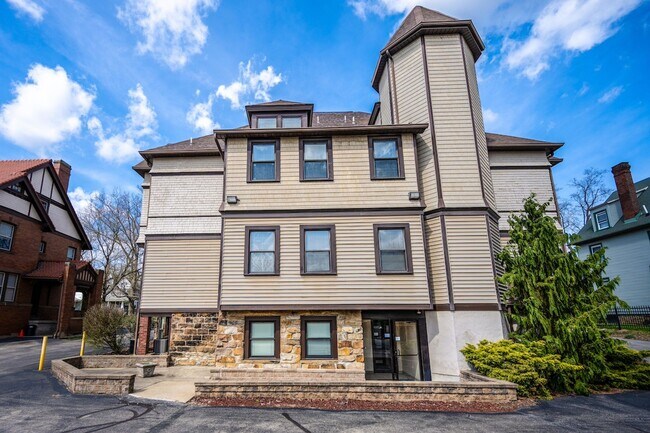 Foto del edificio - 320 E Lincoln Ave