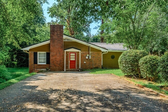Building Photo - 1380 Ivywood Dr