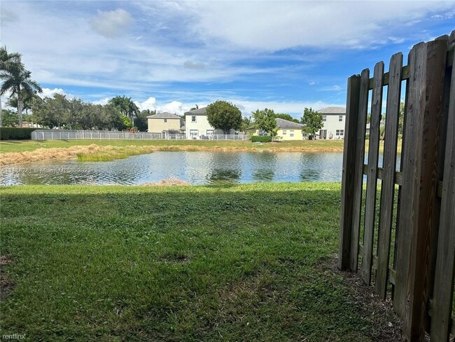 Building Photo - 3 br, 2.5 bath House - 112 SE 28th Ter Uni...