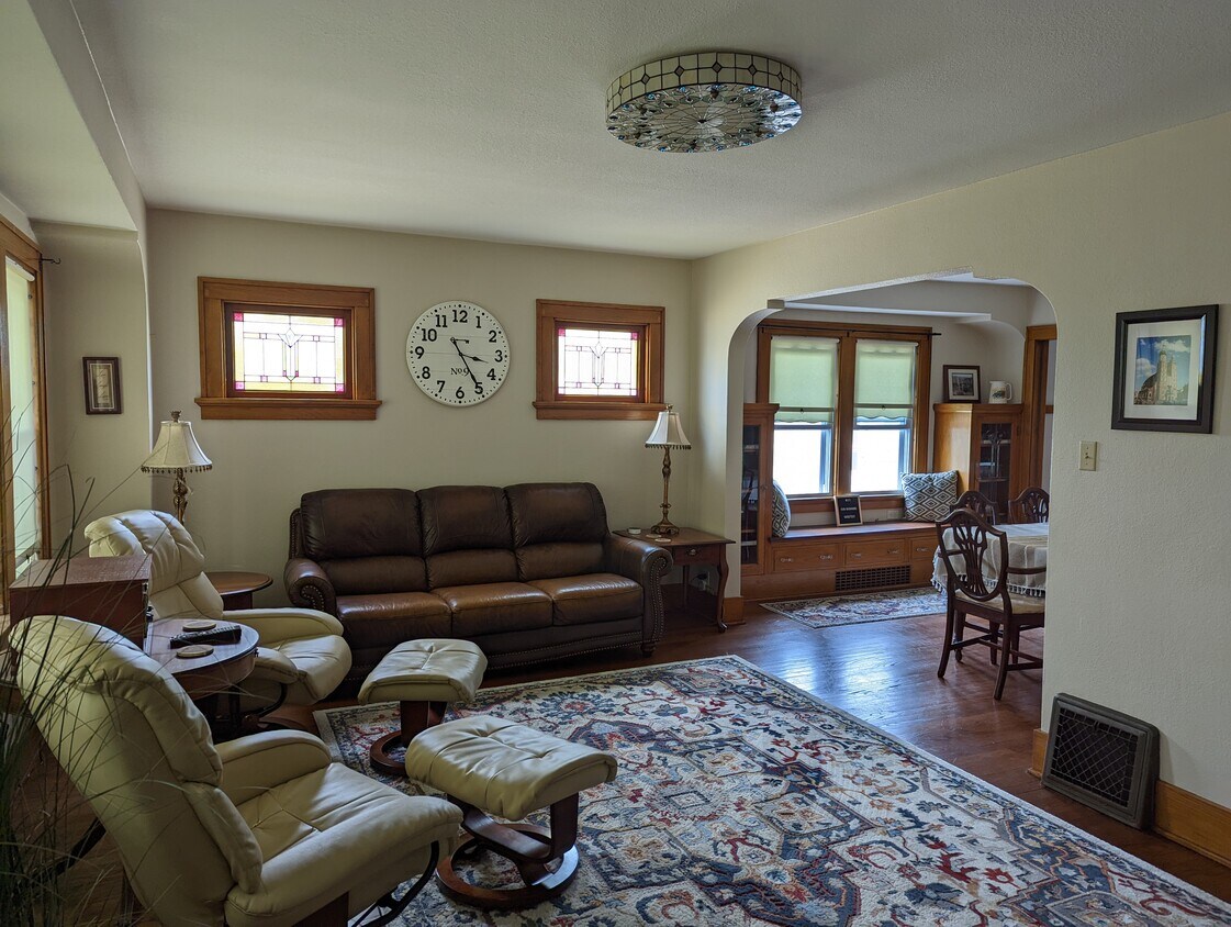 13595 W National Ave, New Berlin, WI 53151 House Rental in New Berlin