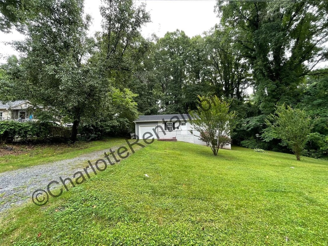 Primary Photo - Nice home on quiet street