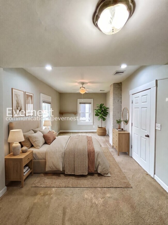 Foto del edificio - 3 Bed, 2.5 Bath Home with Fenced Yard / Pet-Friendly / Available Soon!