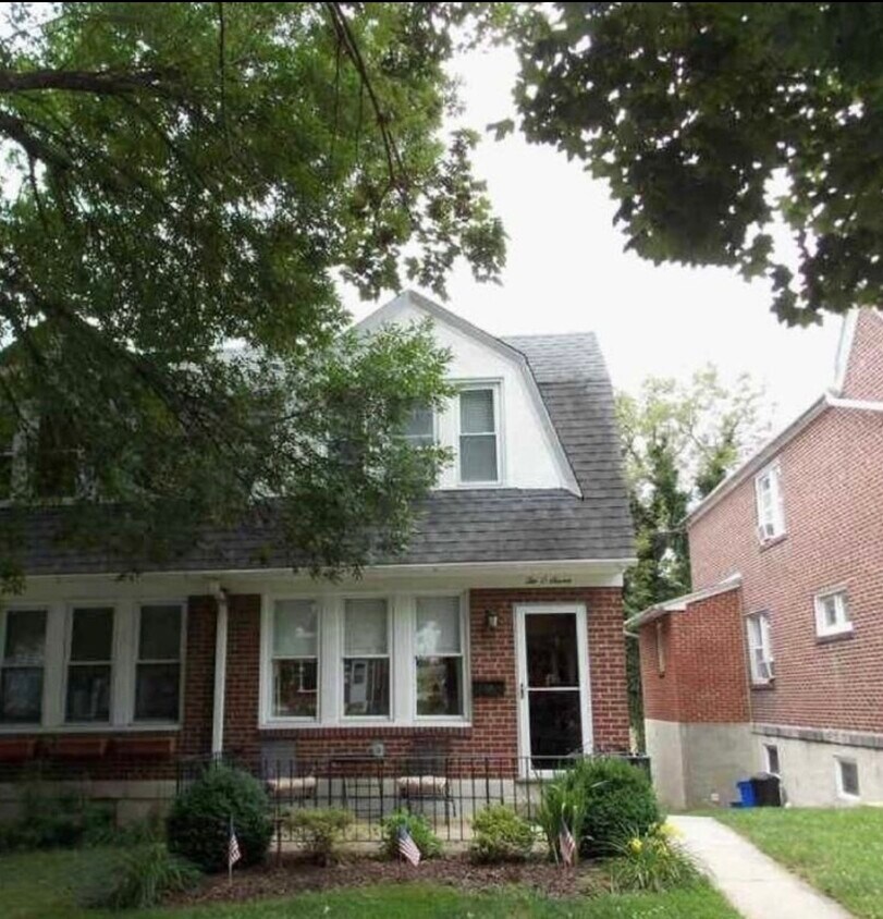 Foto principal - 207 E 11th Ave