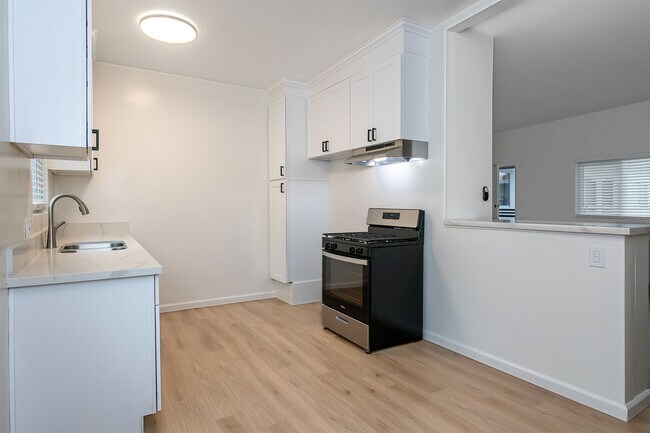 Interior Photo - lou600