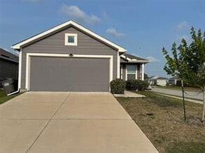 Building Photo - 5651 Bristle Leaf Dr