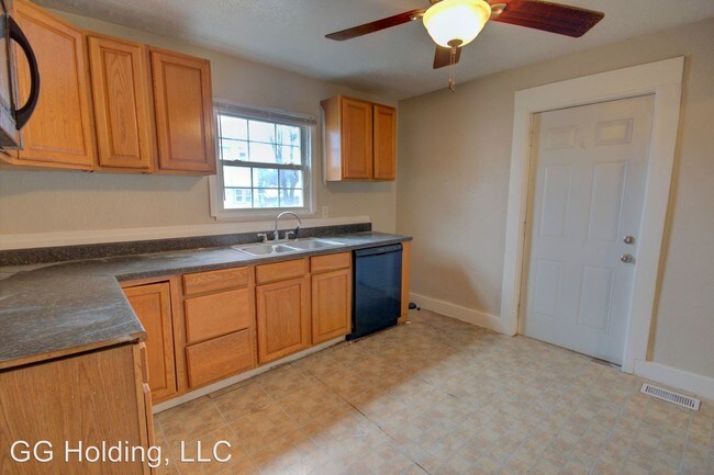 Building Photo - 4 br, 2 bath House - 1236 W. 7th St.