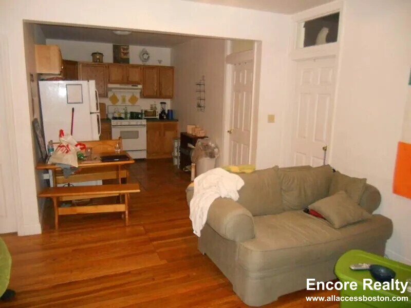 Foto principal - 40 Cummings Rd