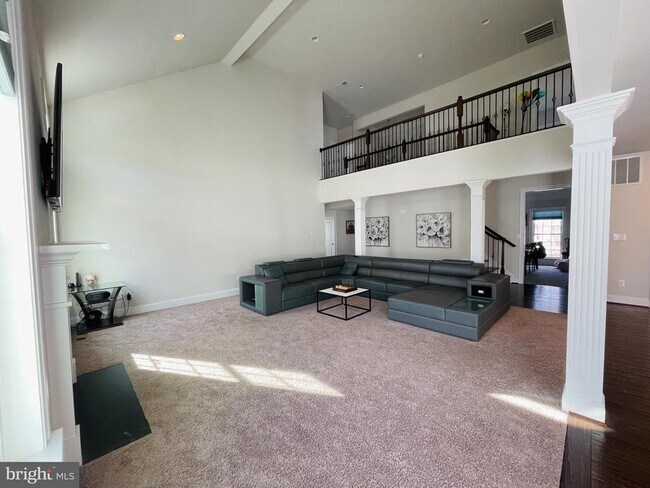 Building Photo - 25910 Delaware Oaks Pl