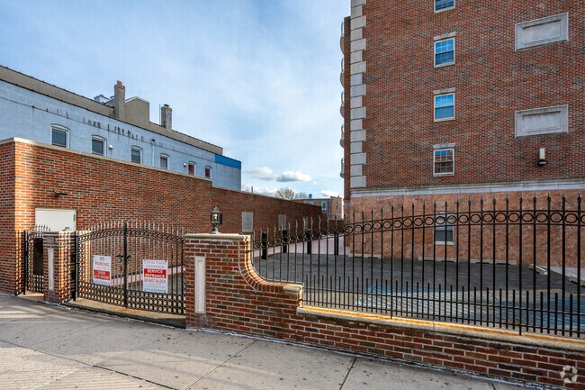 Foto del edificio - 38-11 108th St