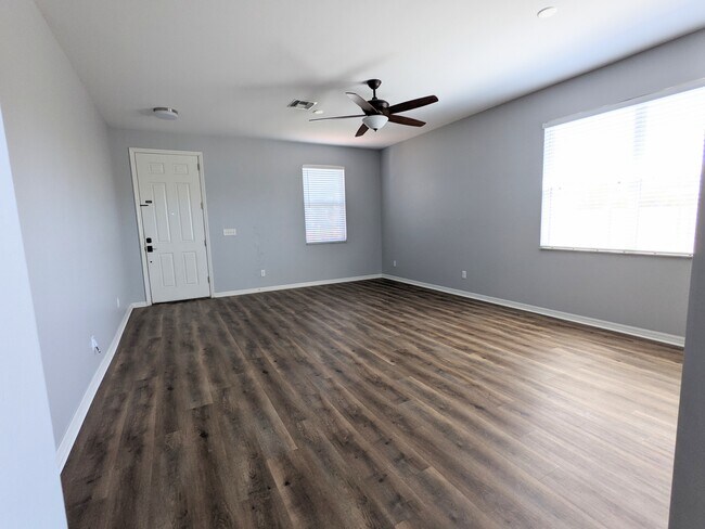 Building Photo - 2114 NW 21st Ave
