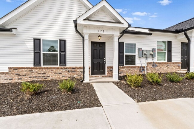 Foto del edificio - 2221 Archer Ln