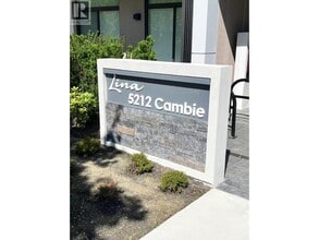 Building Photo - 5212 Cambie St.