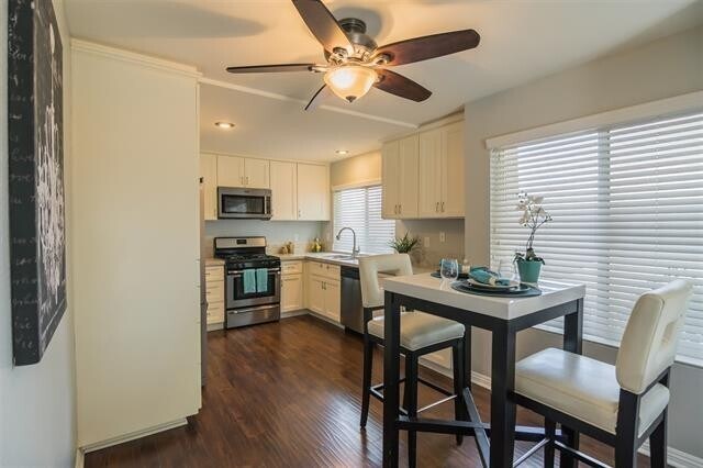 Building Photo - For rent in Granite Hills EC | 3BR 3BA with Garage