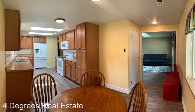 Foto del edificio - 5 br, 2 bath House - 10708 N Nelson Rd