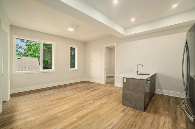 Photo du bâtiment - 404 Eden Av