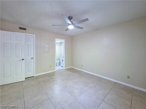 Building Photo - 4621 Bayshore Dr
