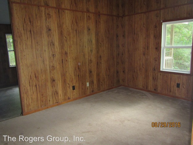 Building Photo - 102 Horsecreek Rd