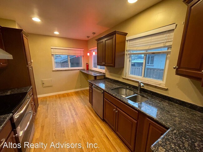 Foto del edificio - 3 br, 2.5 bath House - 970 S Clayton Way