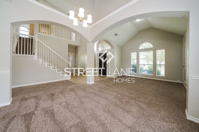Building Photo - Gorgeous Five Bedroom, Two and Half Bath H...