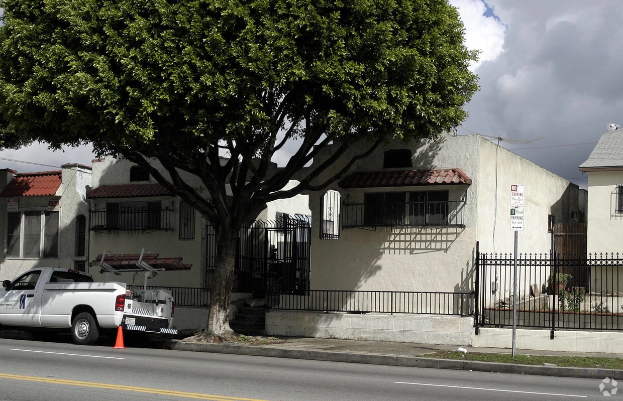 Building Photo - 2901 E Cesar E Chavez Ave