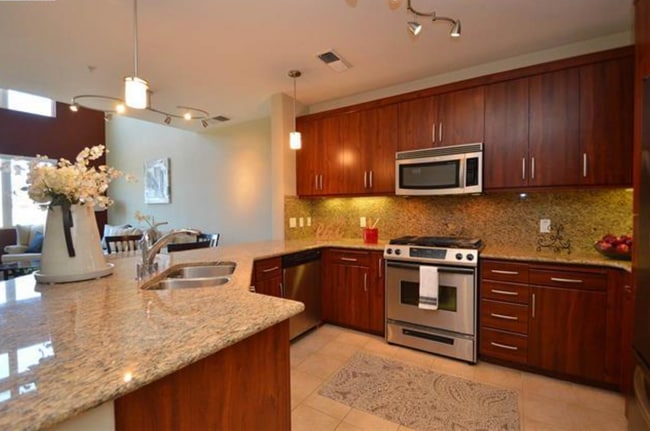Foto del edificio - 5501 DeMarcus Blvd