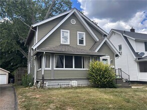 Building Photo - 1438 Redwood Ave