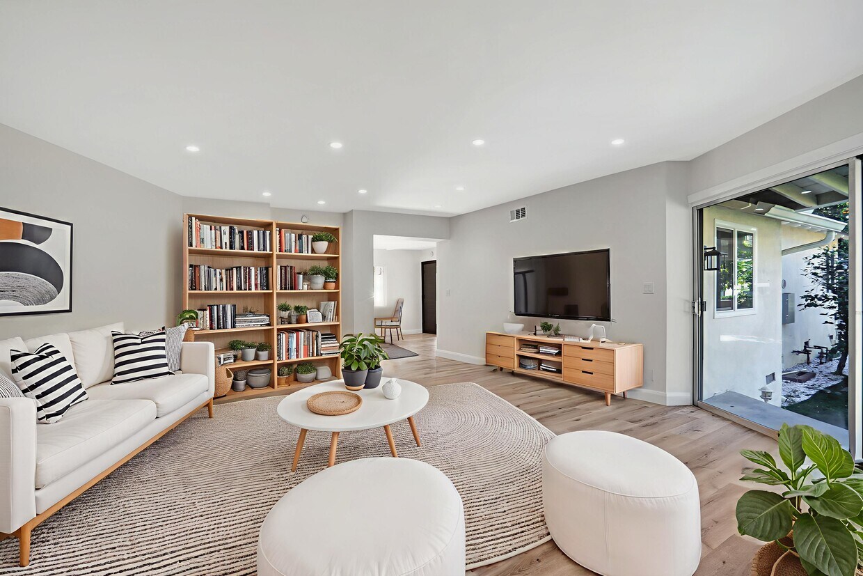 Foto principal - 23153 Gonzales Dr