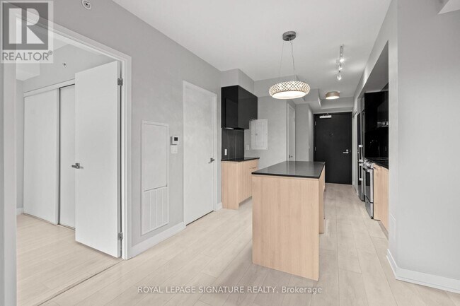 Building Photo - 31 Tippett Rd