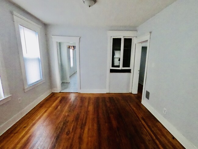 Building Photo - 159 Bassett St