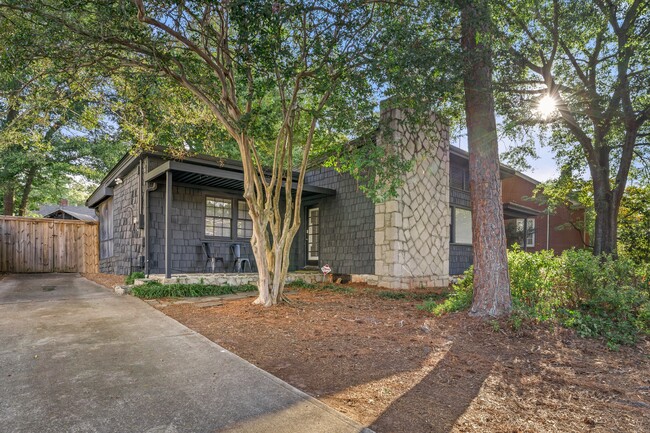 Foto del edificio - 476 Milledge Cir