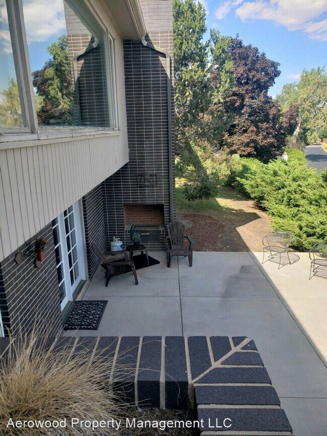 Building Photo - 2 br, 2 bath House - 14110 Foothill Lane