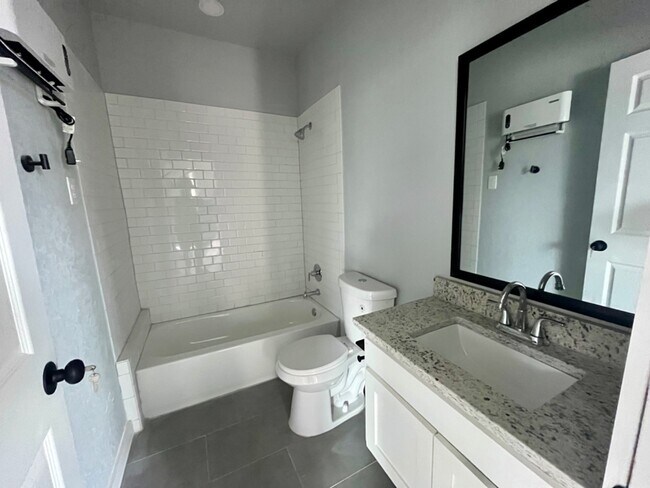 Building Photo - 2702 Observation Dr