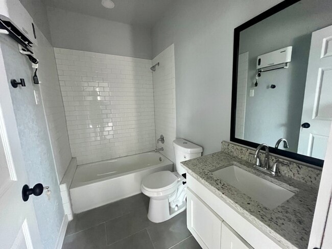 Building Photo - 2714 Observation Dr