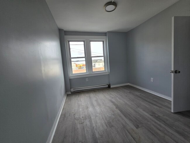 Building Photo - 25 Whittier St