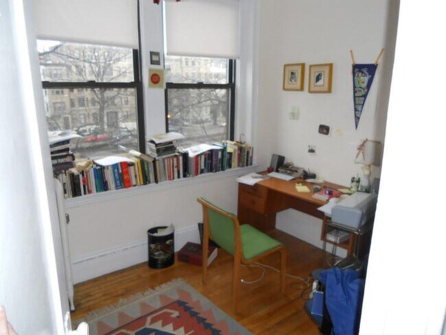 Foto del edificio - Excellent 3 BR Apartment_Allston_9/1