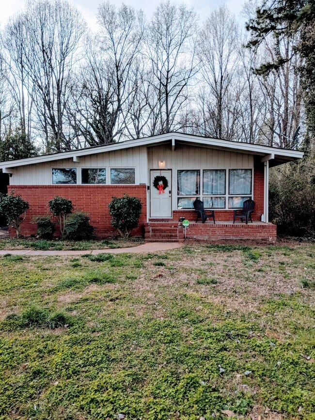Building Photo - 1432 Thriftwood Dr