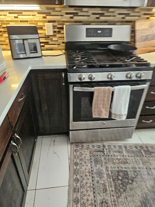 Foto principal - 7637 28th St W