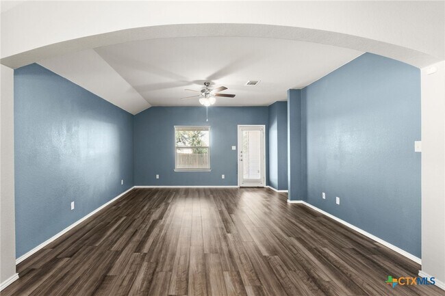 Building Photo - 1808 Fall Creek Ct