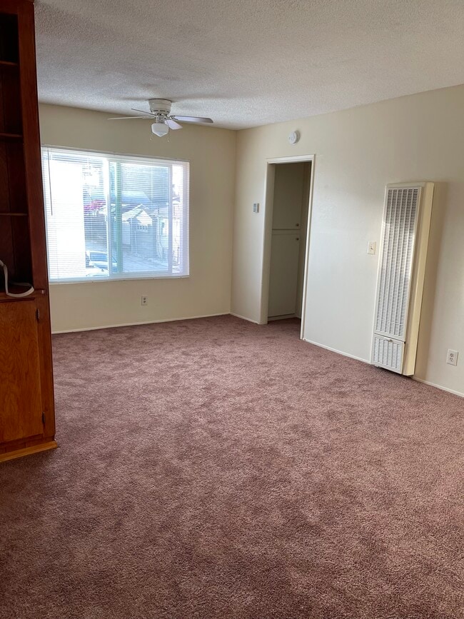 Building Photo - 4658 E Mountain View Dr