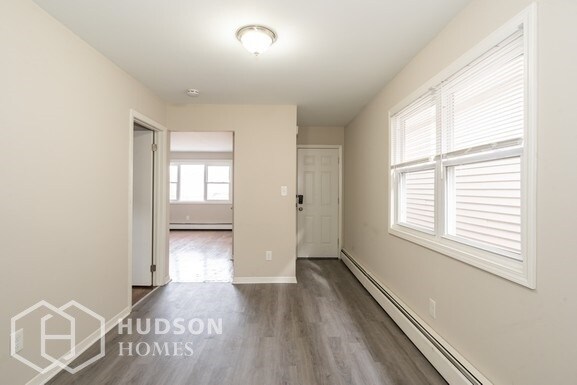 Building Photo - NOW AVAILABLE! - 221 SUSSEX ST Unit 2, Har...